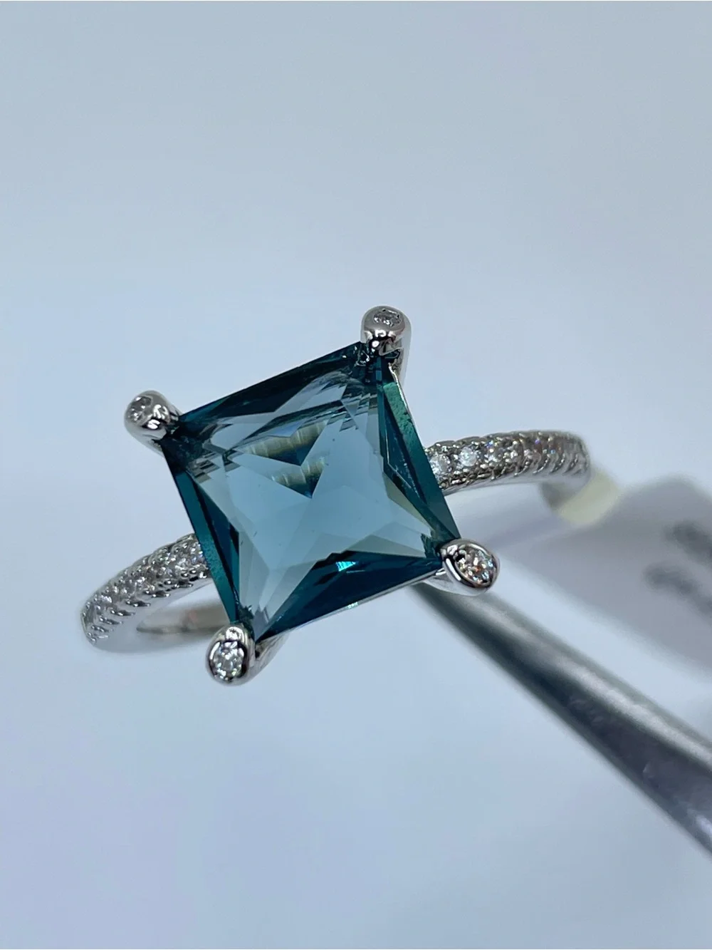 Swarovski Crystal Elements Teal Blue Princess Cut Solitaire Ring Sz 9